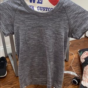 Lululemon grey workout shirt
